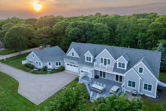 7BR Estate · One Block to Ocean · Sleeps 22 - Image 1