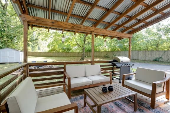 1-Story Home, Fenced Yard, Grill, Firepit, Parking |  Sleeps 10, Pet-Friendly, Smart TVs, 10 Mins to Nissan Stadium & Five Points, Cozy Bedrooms, Outdoor Fun, Perfect for Families & Groups - Image 1