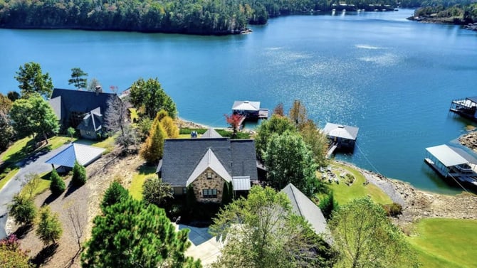 Discover The Locklyn: Your Ultimate Waterfront Retreat on Smith Lake