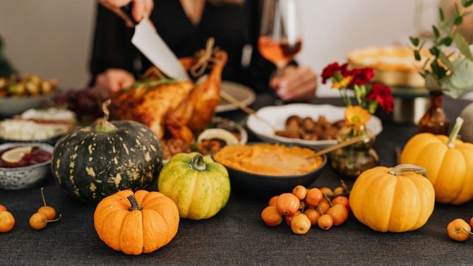 Creating a Warm and Welcoming Home for Thanksgiving: A Guide to Preparing Your Short Term Rental for the Holiday